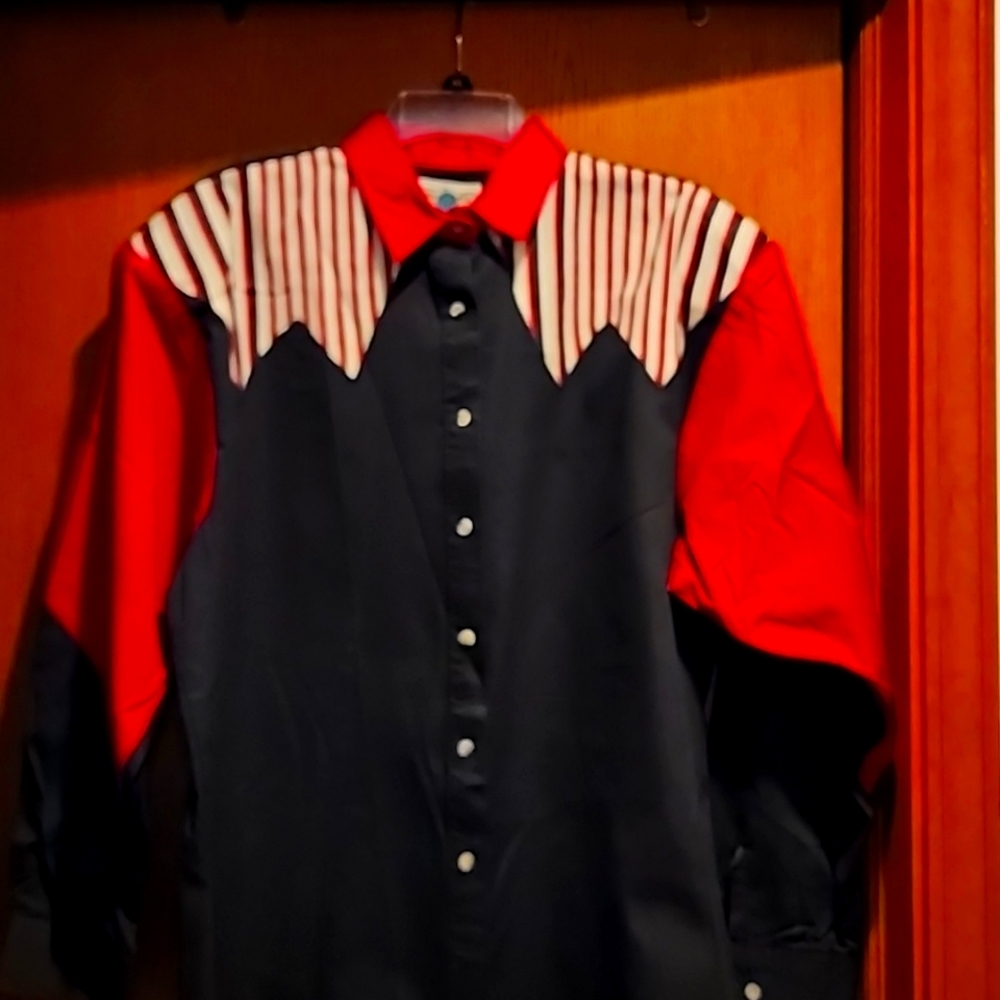 Woman's  country western shirt